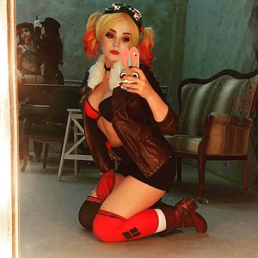 Cosplay sexy de Harley Quiin parodie DC comics hentai ecchi