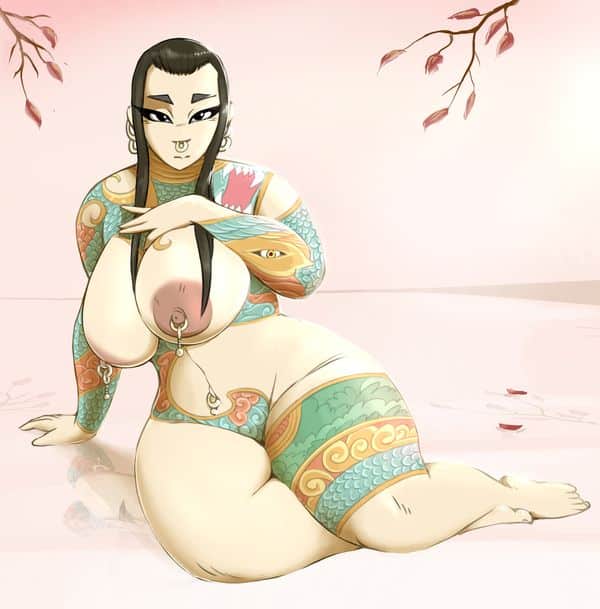 Femme yakuza nue avec des tatouages et piercings aux gros seins, image hentai